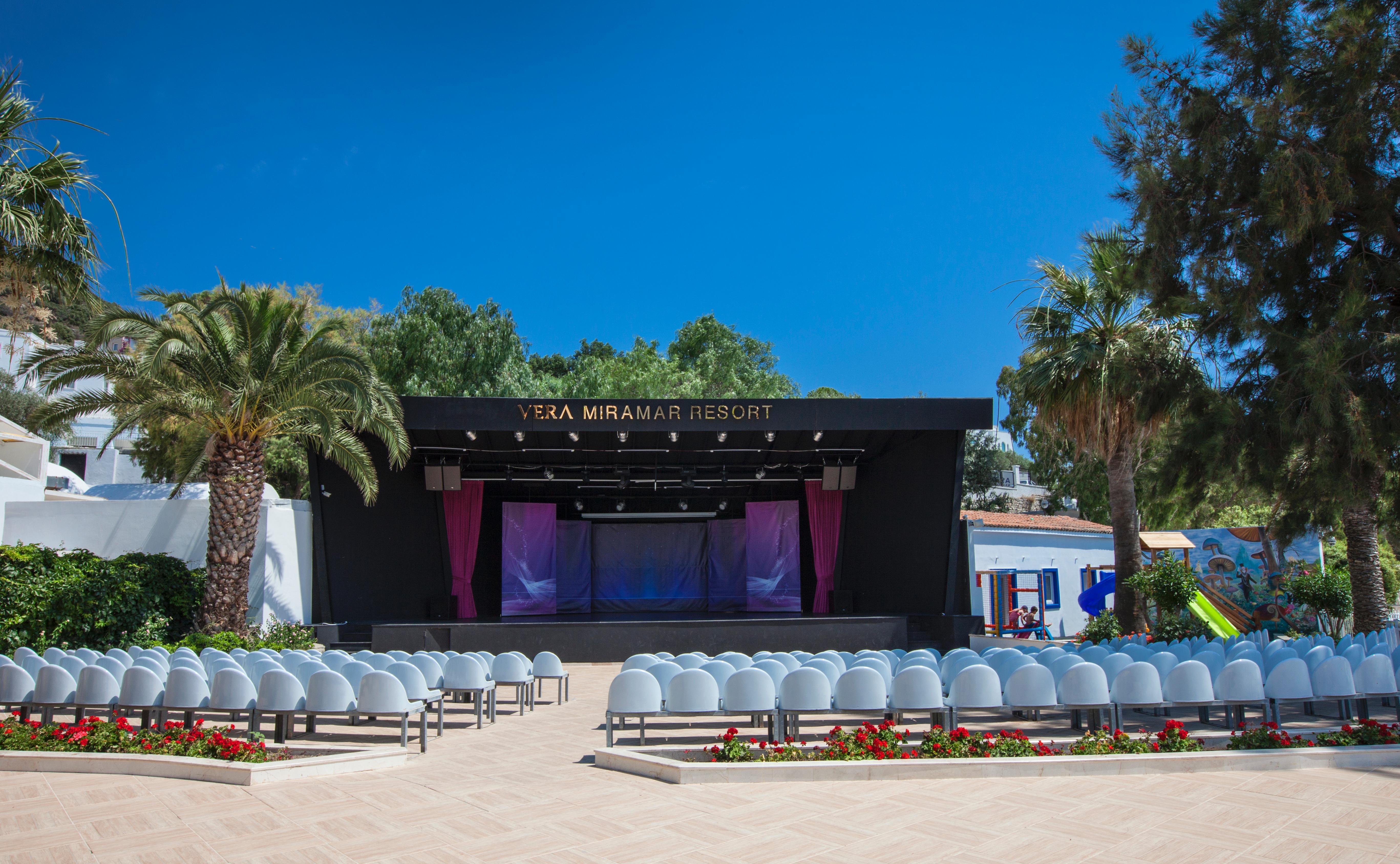 Labranda TMT Bodrum Bagian luar foto The stage of the theatre