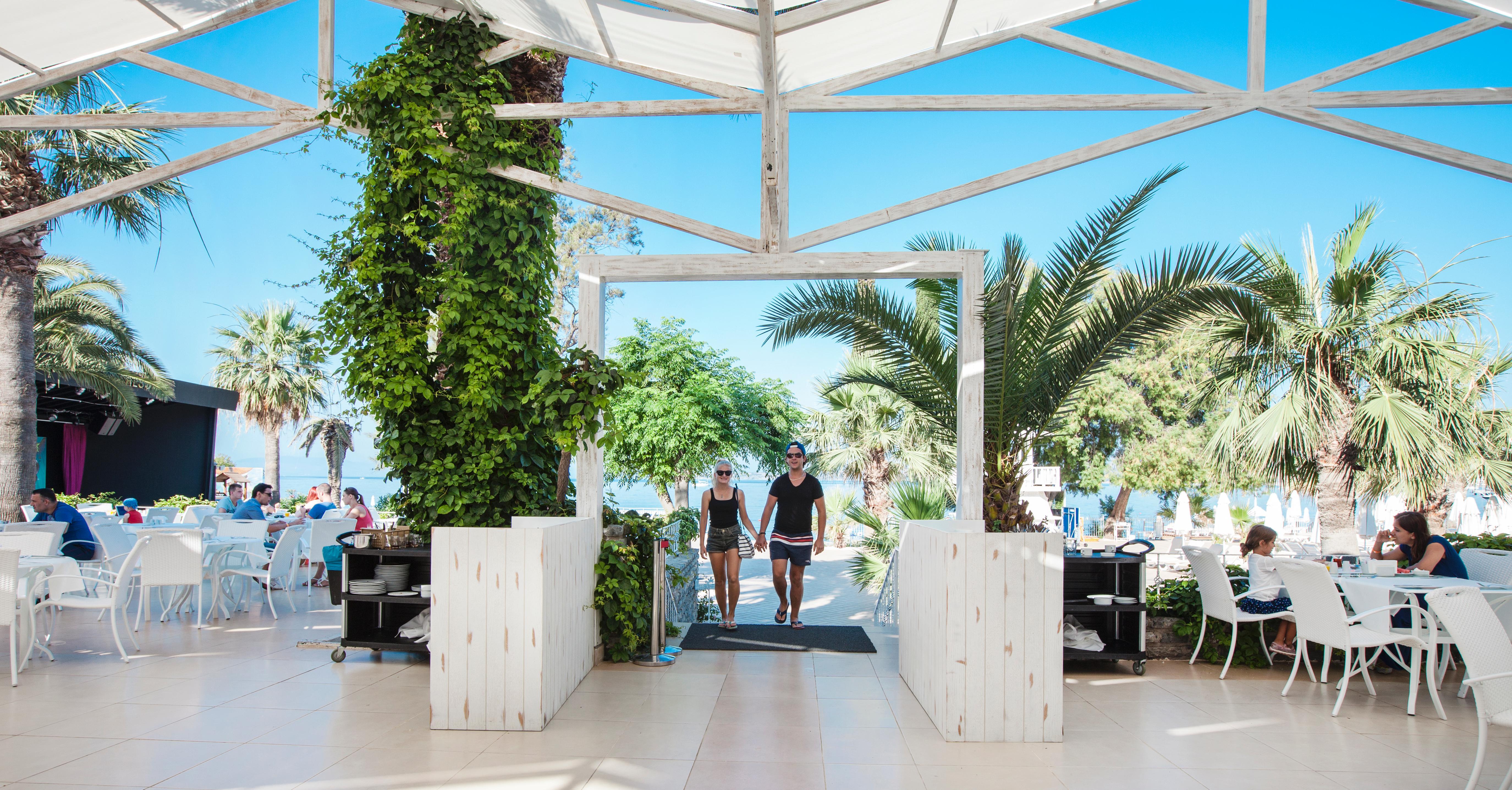 Labranda TMT Bodrum Bagian luar foto Entrance to the restaurant