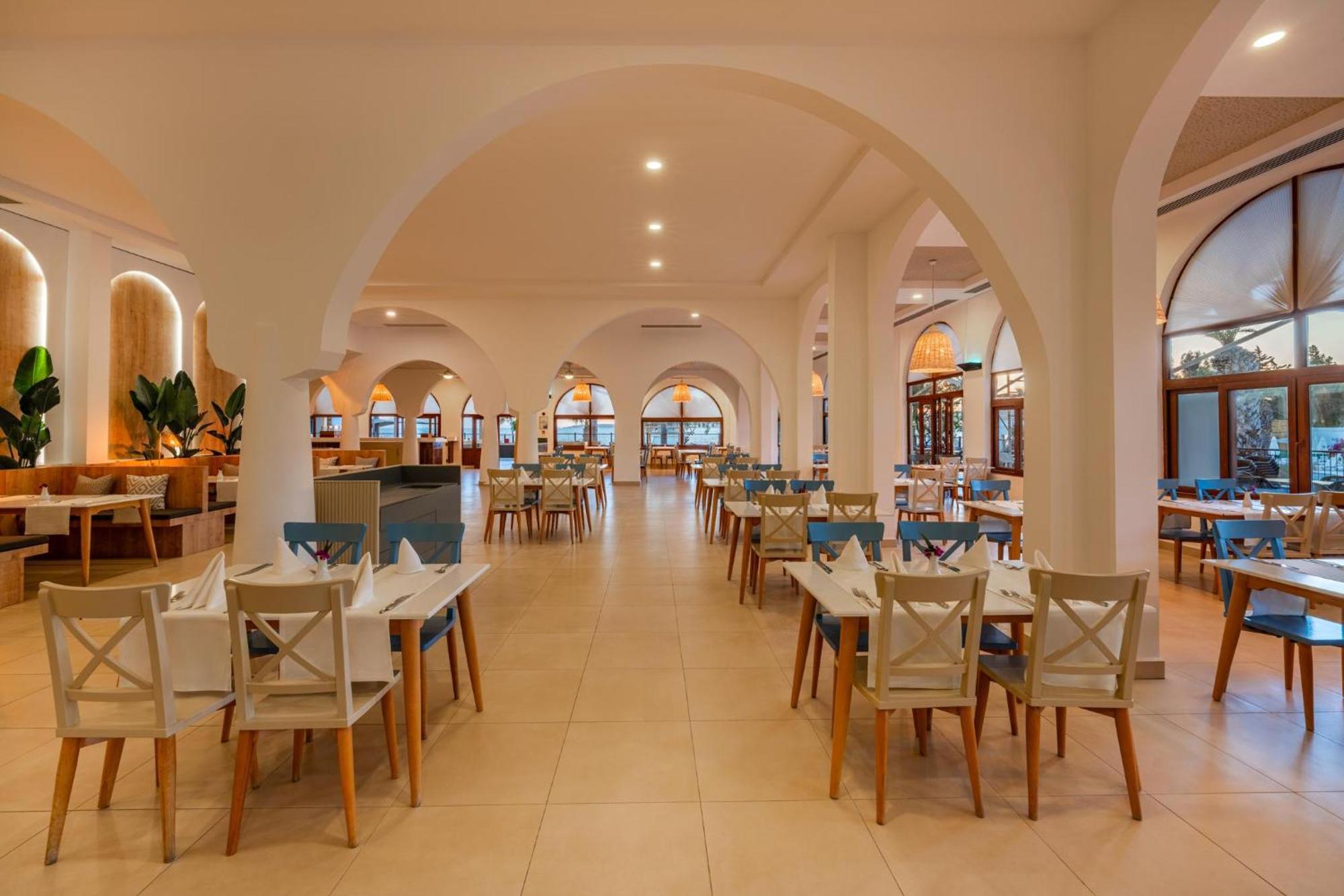 Labranda TMT Bodrum Bagian luar foto The restaurant at the hotel