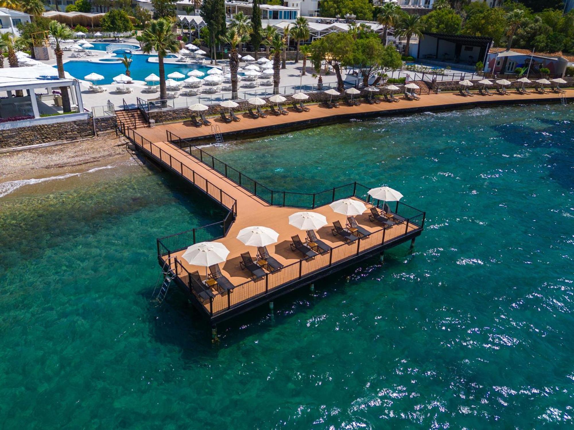Labranda TMT Bodrum Bagian luar foto Aerial view of the pier at the hotel