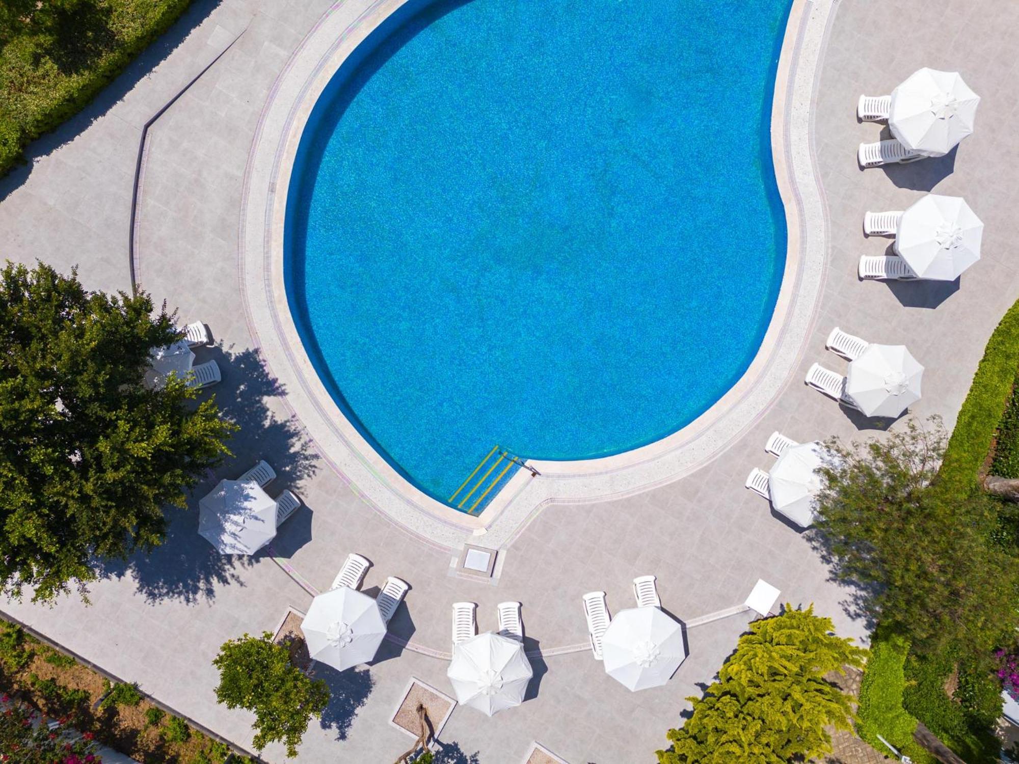 Labranda TMT Bodrum Bagian luar foto Aerial view of a swimming pool