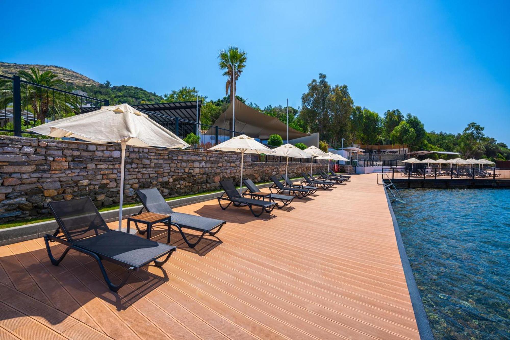 Labranda TMT Bodrum Bagian luar foto The beach at the hotel