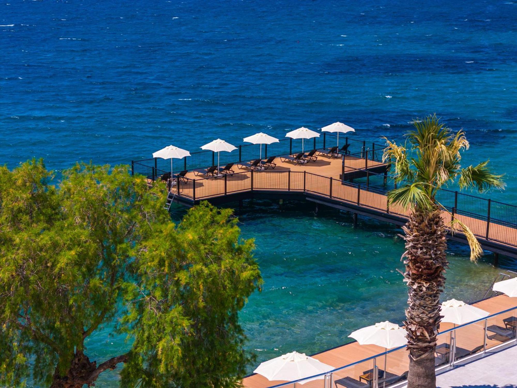 Labranda TMT Bodrum Bagian luar foto The beach at the hotel